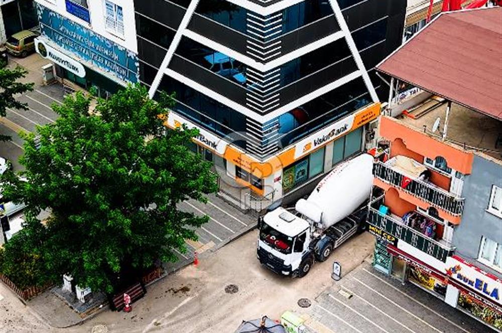  GÜRSU’NUN EN DEĞERLİ LOKASYONUNDA KURUMSAL KİRACILI SATILIK PLAZA
