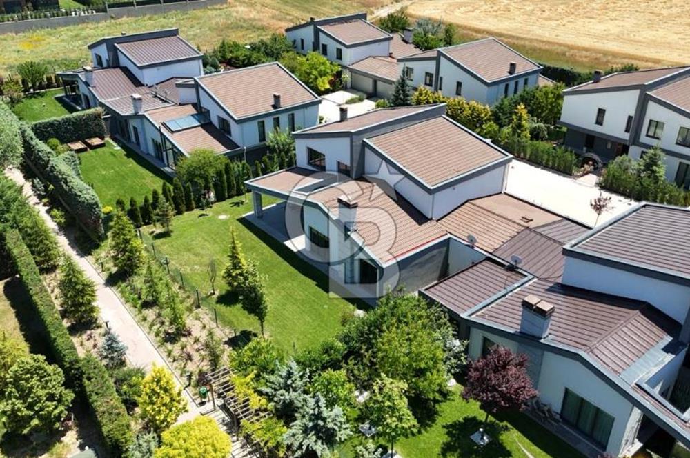 Ballıkpınar Villa Voga Sitesinde Geniş Lüks Villa 