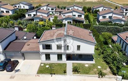 Ballıkpınar Villa Voga Sitesinde Geniş Lüks Villa 