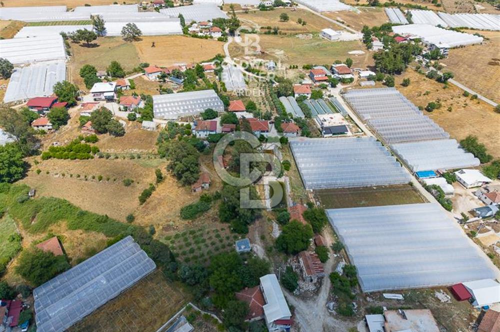KAŞ DİRGENLER DE CB ARDEN DEN SATILIK EV VE 2.008 m² BAHÇE