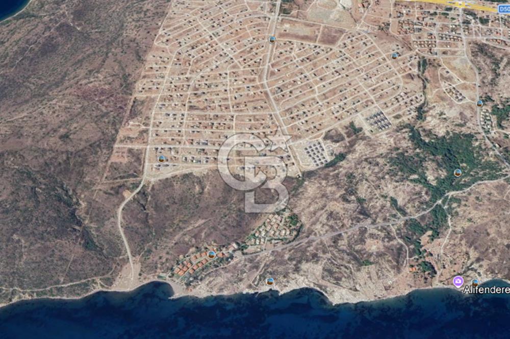 Karaburun Kamukent’te Deniz Manzaralı Köşe Villa Arsası