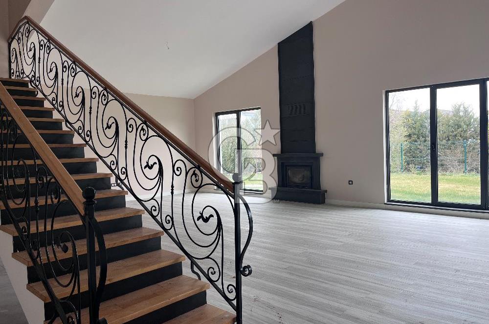 Ballıkpınar Villa Voga Sitesinde Geniş Lüks Villa 
