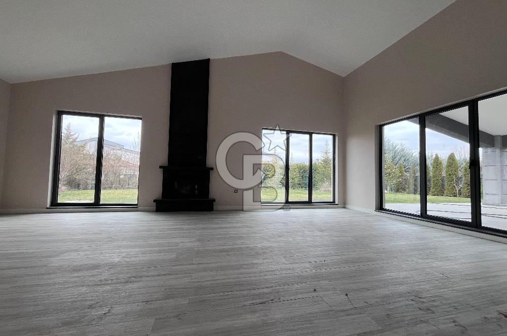 Ballıkpınar Villa Voga Sitesinde Geniş Lüks Villa 