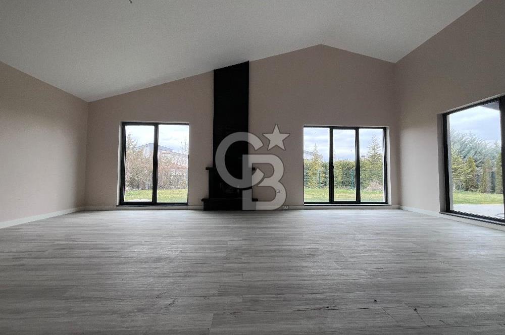 Ballıkpınar Villa Voga Sitesinde Geniş Lüks Villa 