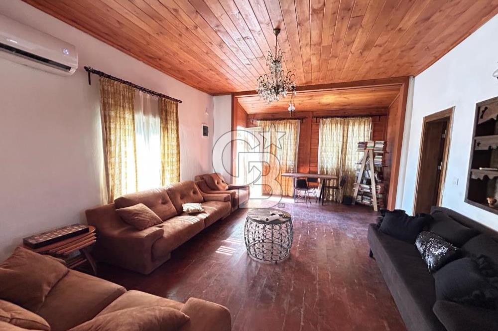 Muğla Köyceğiz'de Havuzlu Tek Katlı Satılık Müstakil Ev