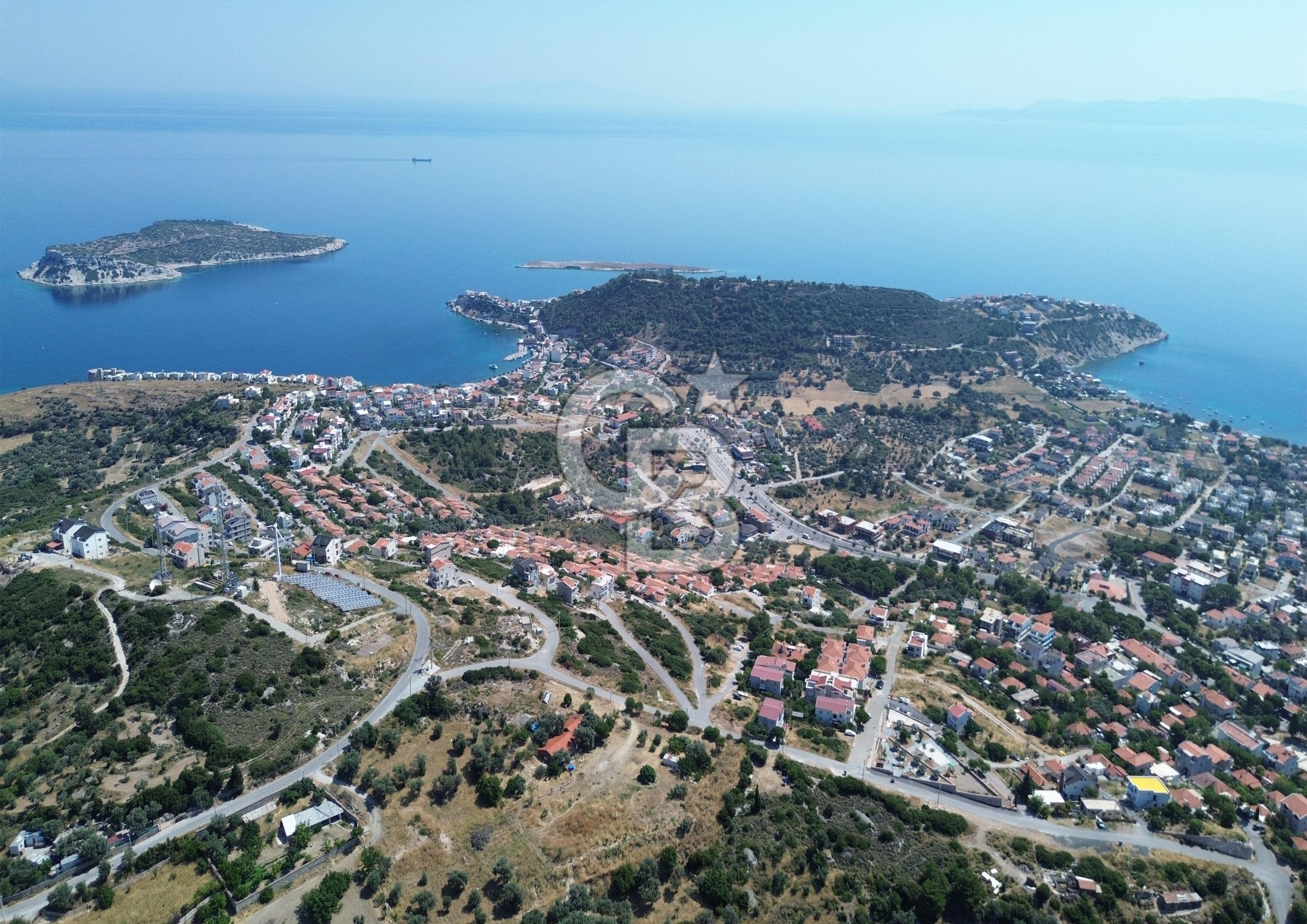 Karaburun Merkez'de Panoramik Deniz Manzaralı 169 m² Arsa