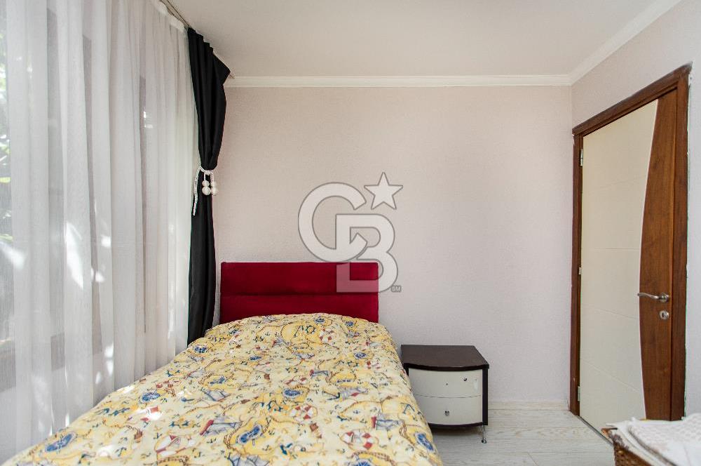 Foça Atatürk Mah. Site İçerisinde Satılık Bahçe Katı 2+1 Daire