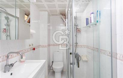 Yenifoça Gencelli'de Satılık Havuzlu 4+1 Tripleks Villa