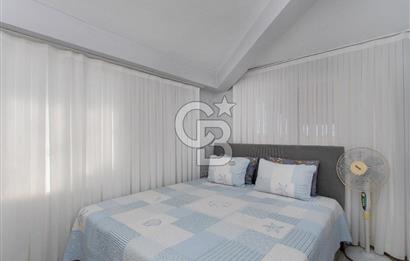 Yenifoça Gencelli'de Satılık Havuzlu 4+1 Tripleks Villa