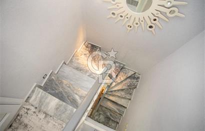 Yenifoça Gencelli'de Satılık Havuzlu 4+1 Tripleks Villa