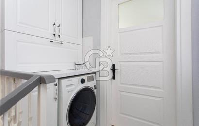 Yenifoça Gencelli'de Satılık Havuzlu 4+1 Tripleks Villa