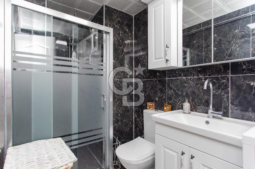 Yenifoça Gencelli'de Satılık Havuzlu 4+1 Tripleks Villa