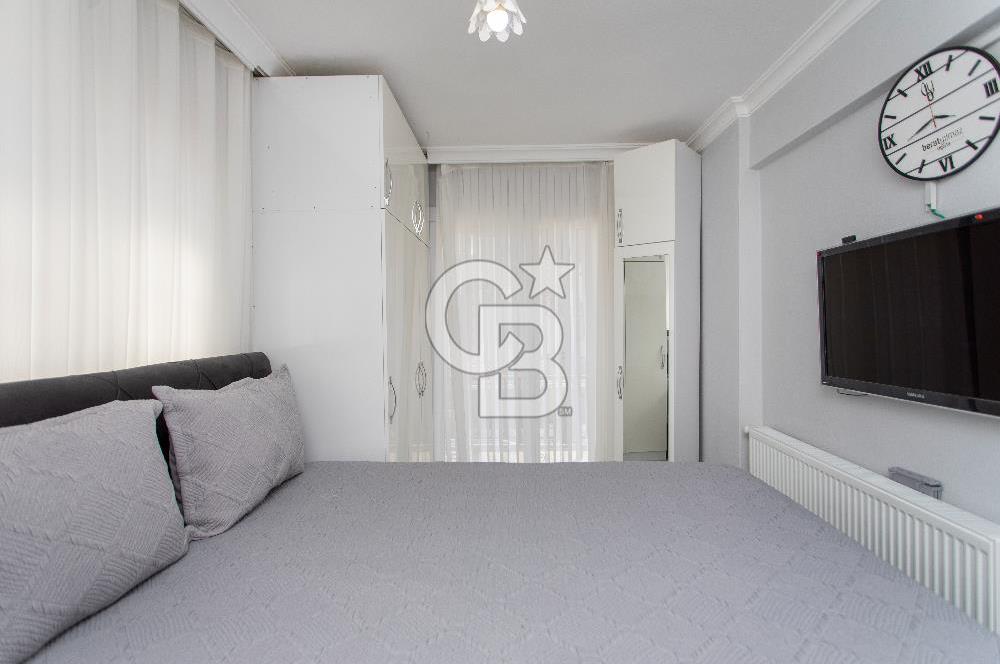 Yenifoça Gencelli'de Satılık Havuzlu 4+1 Tripleks Villa