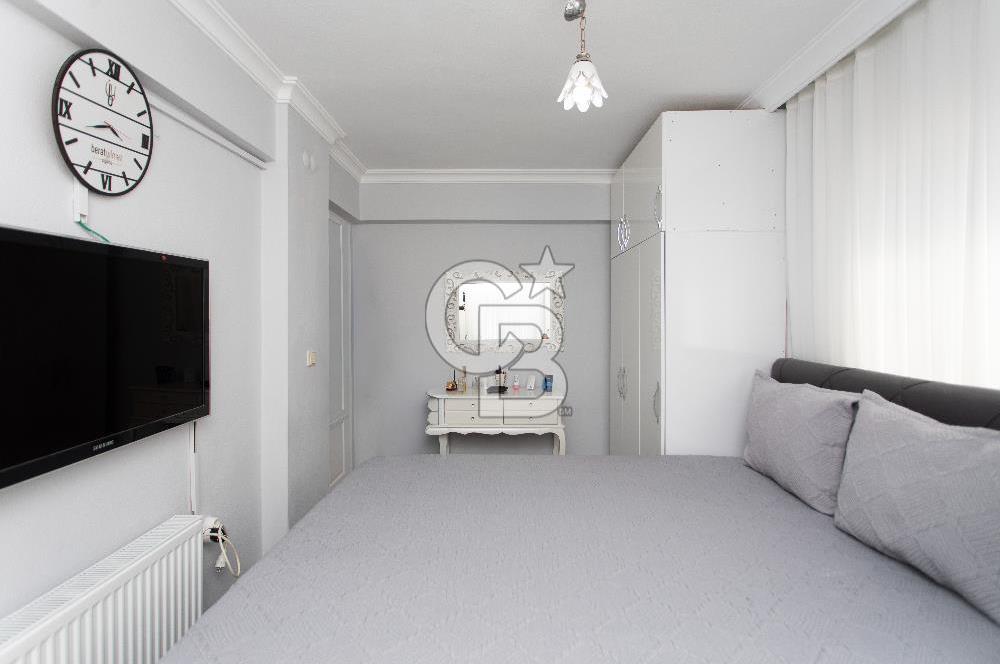 Yenifoça Gencelli'de Satılık Havuzlu 4+1 Tripleks Villa