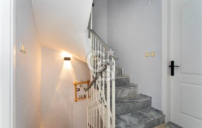 Yenifoça Gencelli'de Satılık Havuzlu 4+1 Tripleks Villa