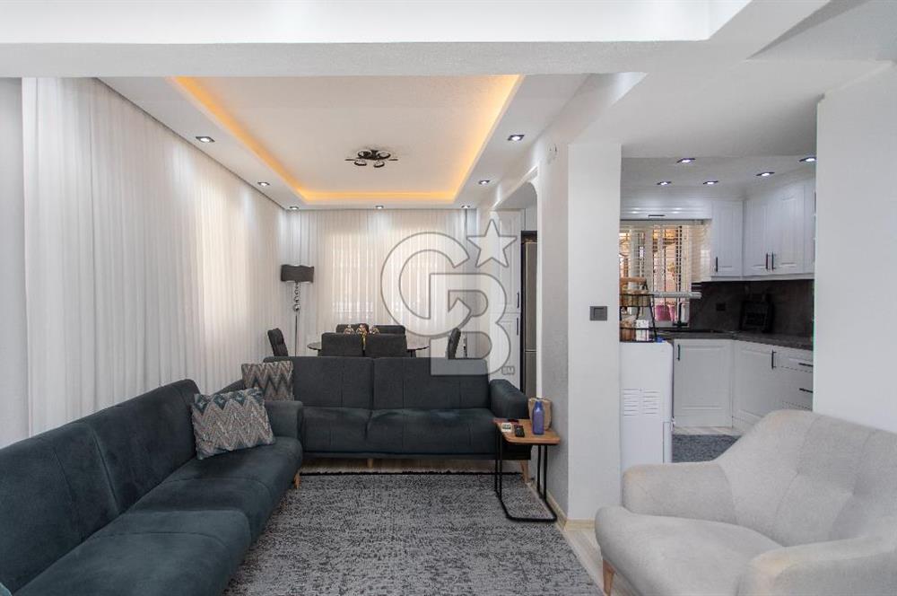 Yenifoça Gencelli'de Satılık Havuzlu 4+1 Tripleks Villa