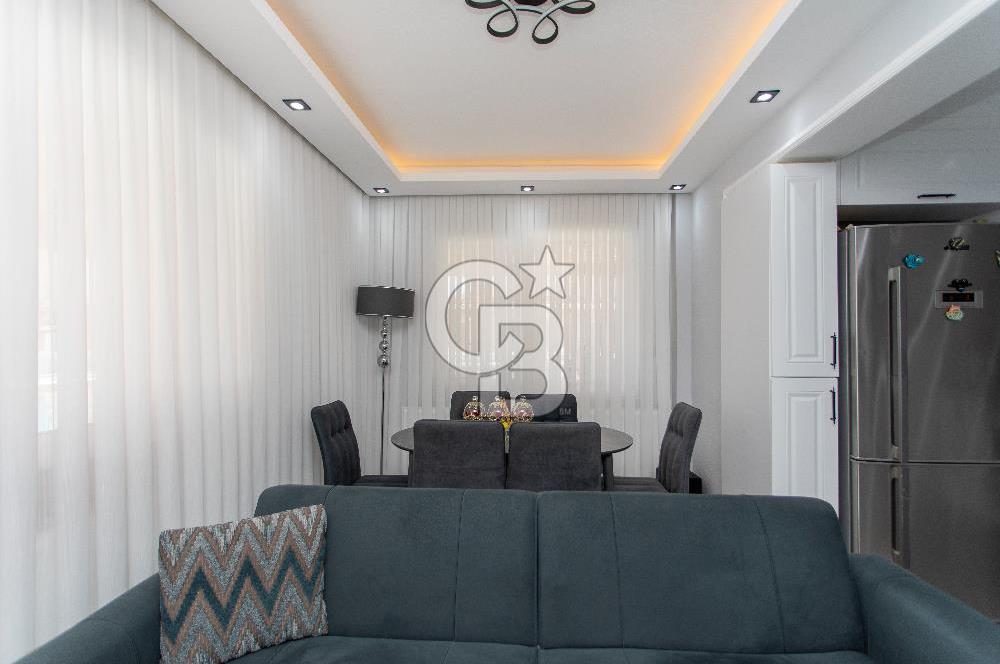 Yenifoça Gencelli'de Satılık Havuzlu 4+1 Tripleks Villa
