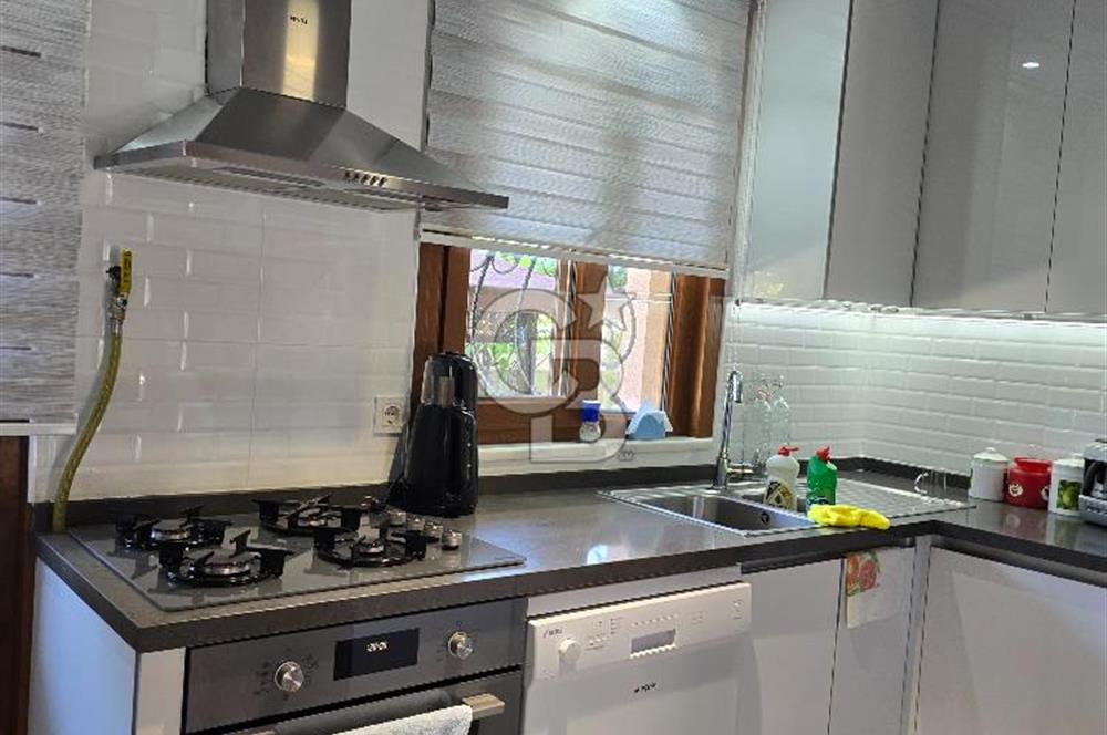 Silivri Semizkumlar'da Deniz Manzaralı Eşyalı 4+1 İkiz Villa
