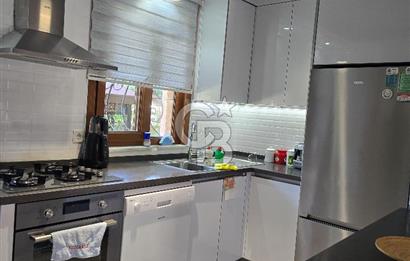 Silivri Semizkumlar'da Deniz Manzaralı Eşyalı 4+1 İkiz Villa