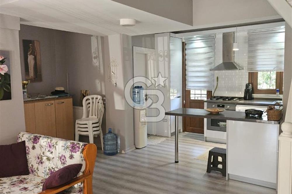 Silivri Semizkumlar'da Deniz Manzaralı Eşyalı 4+1 İkiz Villa