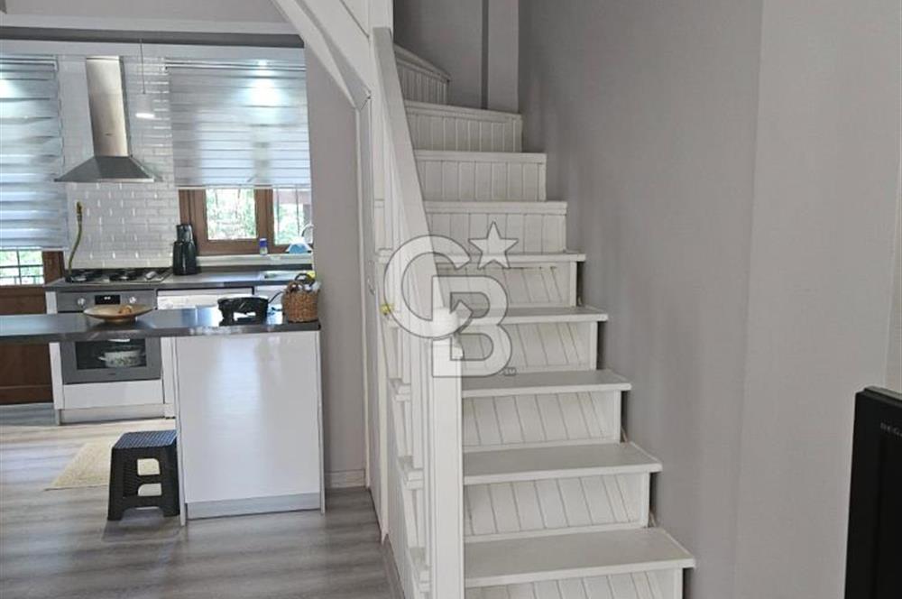 Silivri Semizkumlar'da Deniz Manzaralı Eşyalı 4+1 İkiz Villa