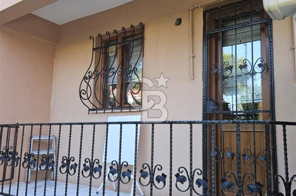Silivri Semizkumlar'da Deniz Manzaralı Eşyalı 4+1 İkiz Villa