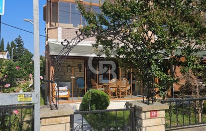 Silivri Semizkumlar'da Deniz Manzaralı Eşyalı 4+1 İkiz Villa
