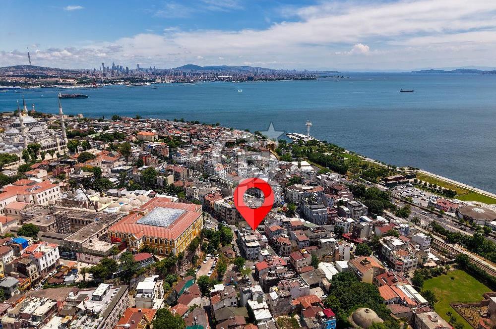 Sultanahmet'te Otel Yapımına Uygun Komple Satılık Bina