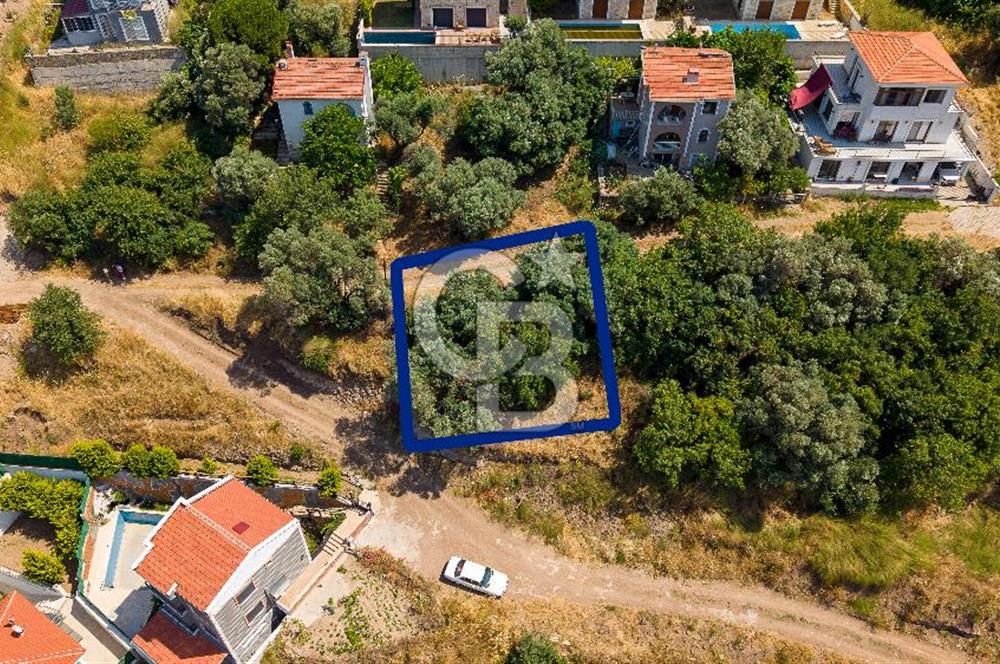 Yenifoça Donatkent Mevkiinde Satılık Deniz Manzaralı Arsa