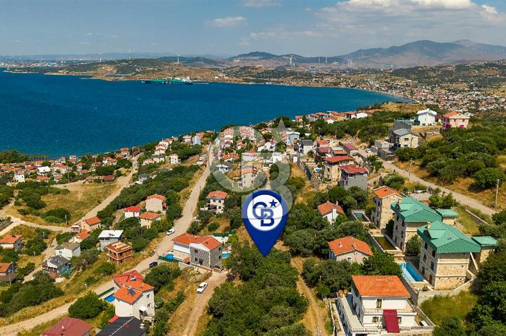Yenifoça Donatkent Mevkiinde Satılık Deniz Manzaralı Arsa