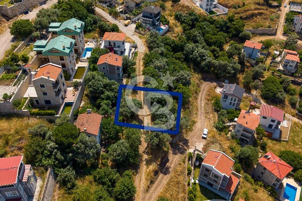 Yenifoça Donatkent Mevkiinde Satılık Deniz Manzaralı Arsa