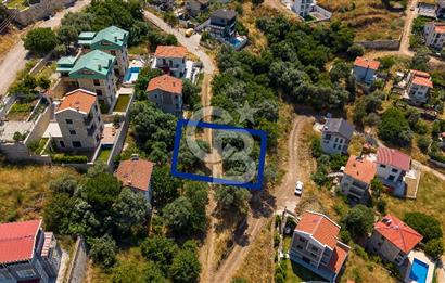 Yenifoça Donatkent Mevkiinde Satılık Deniz Manzaralı Arsa