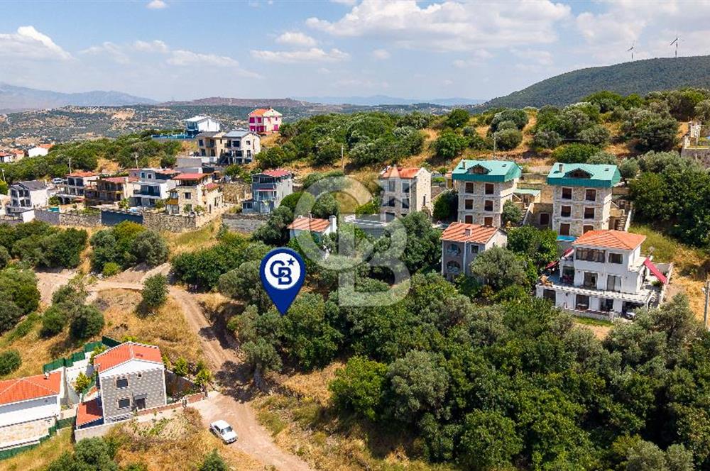 Yenifoça Donatkent Mevkiinde Satılık Deniz Manzaralı Arsa
