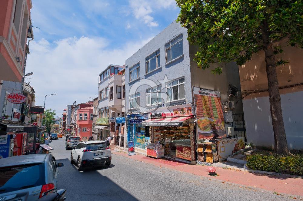 Sultanahmet'te Otel Yapımına Uygun Komple Satılık Bina