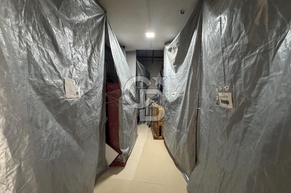 MENEMEN’DE SATILIK IKI KATLI BATARLI 362 METRE² DÜKKAN
