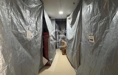 MENEMEN’DE SATILIK IKI KATLI BATARLI 362 METRE² DÜKKAN