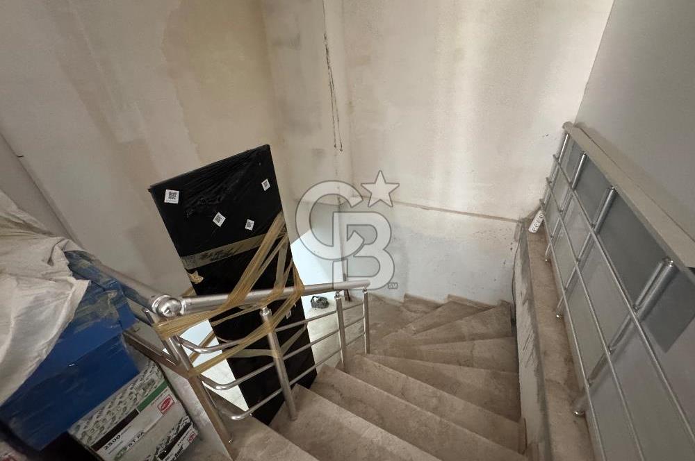MENEMEN’DE SATILIK IKI KATLI BATARLI 362 METRE² DÜKKAN