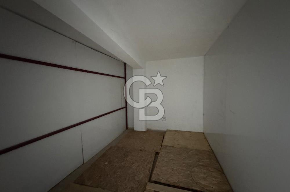 MENEMEN’DE SATILIK IKI KATLI BATARLI 362 METRE² DÜKKAN