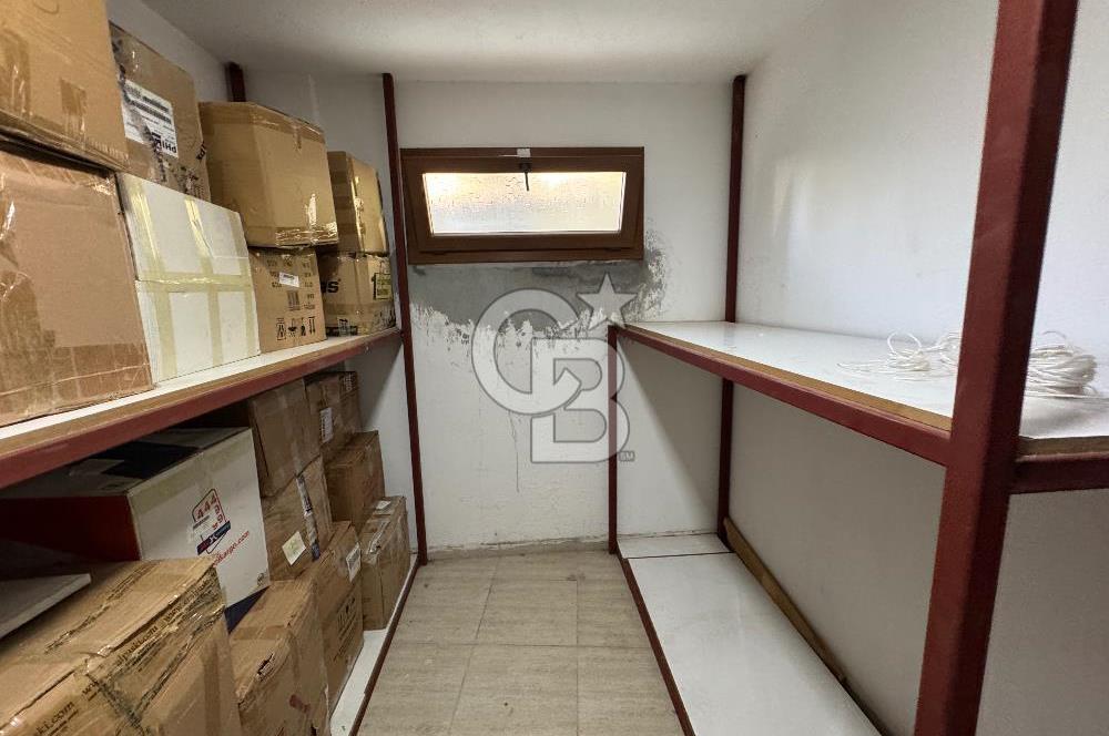 MENEMEN’DE SATILIK IKI KATLI BATARLI 362 METRE² DÜKKAN