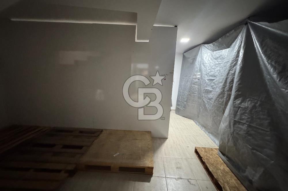 MENEMEN’DE SATILIK IKI KATLI BATARLI 362 METRE² DÜKKAN