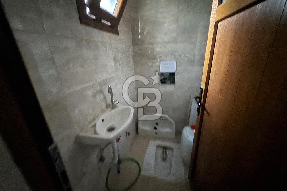 MENEMEN’DE SATILIK IKI KATLI BATARLI 362 METRE² DÜKKAN