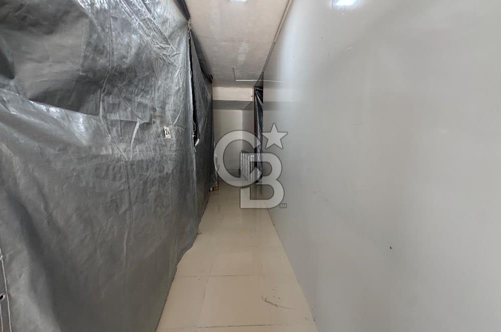 MENEMEN’DE SATILIK IKI KATLI BATARLI 362 METRE² DÜKKAN
