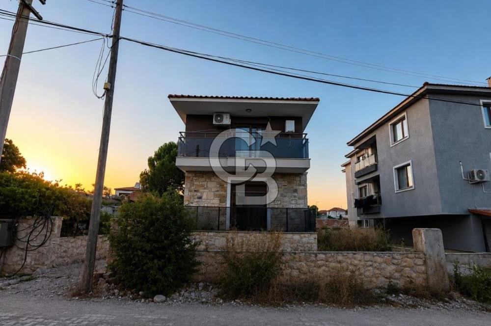 Foça Yenibağarası Mah. Kiralık 2+1 Bahçe Katı Daire