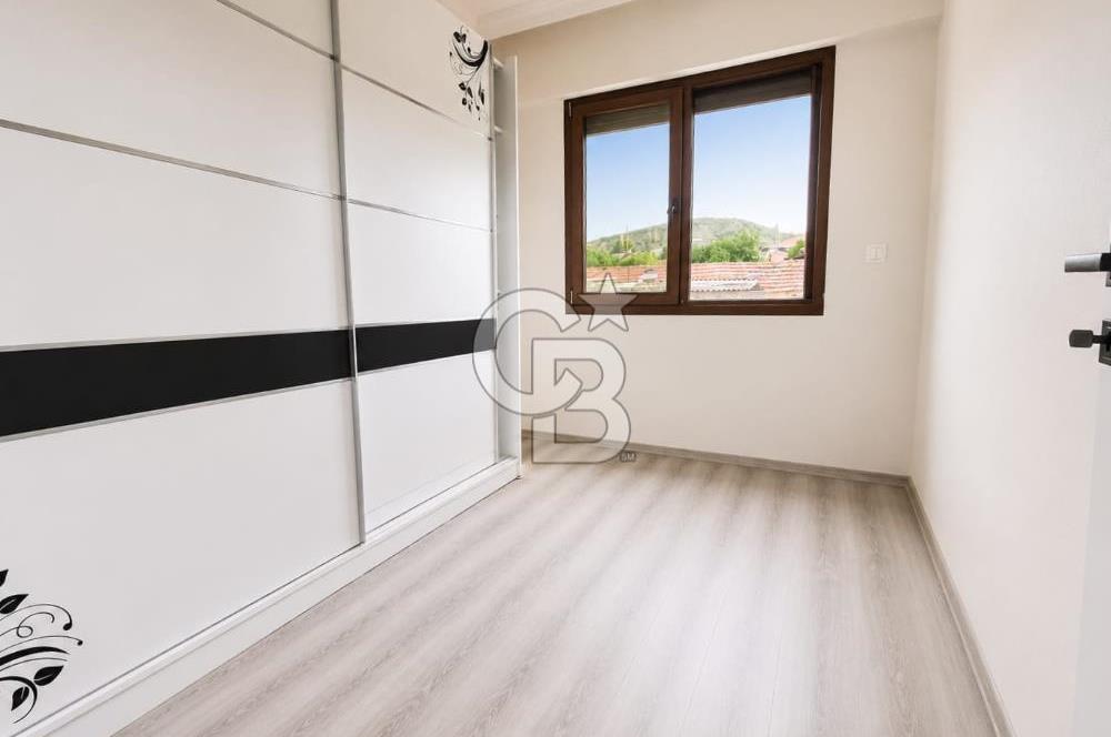 Foça Yenibağarası Mah. Kiralık 2+1 Bahçe Katı Daire