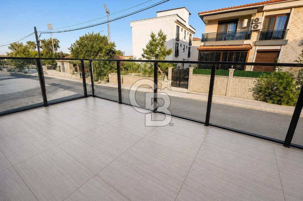 Foça Yenibağarası Mah. Kiralık 2+1 Bahçe Katı Daire