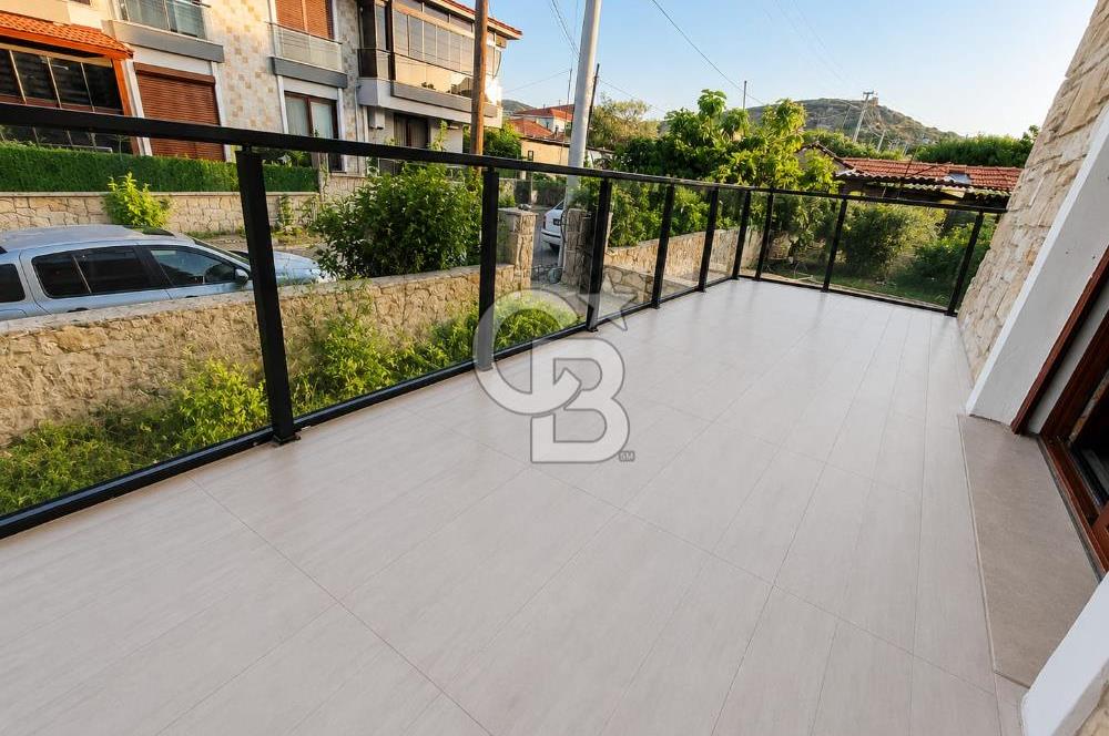 Foça Yenibağarası Mah. Kiralık 2+1 Bahçe Katı Daire