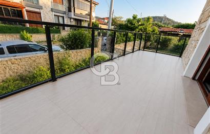 Foça Yenibağarası Mah. Kiralık 2+1 Bahçe Katı Daire