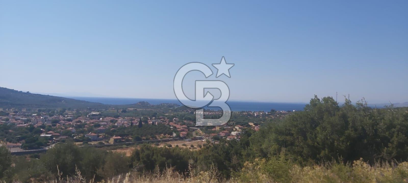 Dikili Bademlide Deniz Manzaralı Satılık Arsa