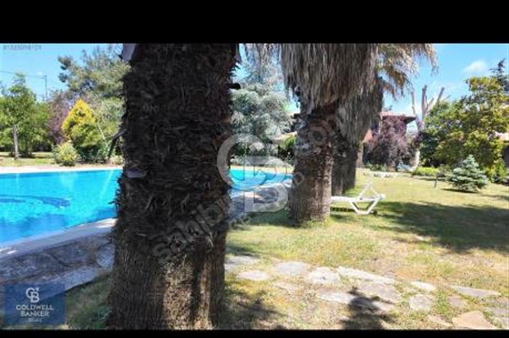 DENİZE YAKIN SİTE İÇİNDE SEÇKİN AİLELERE ÖZEL 5+1 TAŞ VİLLA