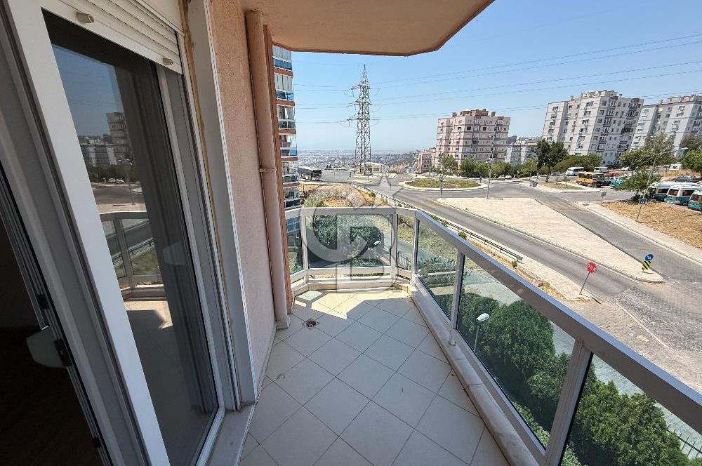 İzmir Karşıyaka Yüksek Vadi Evleri Deniz Manzaralı 3+1 Kiralık